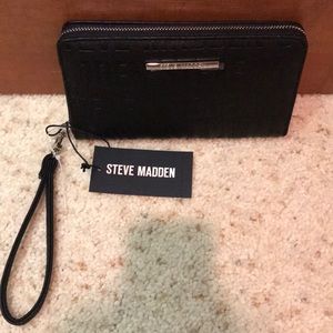 Zip around wallet